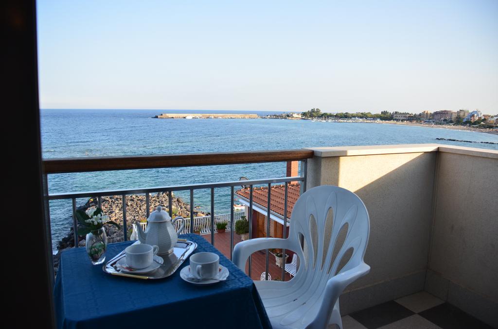 Hotel Costa Azzurra Giardini Naxos Esterno foto