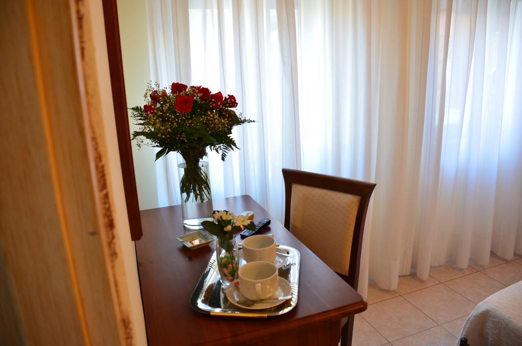 Hotel Costa Azzurra Giardini Naxos Esterno foto